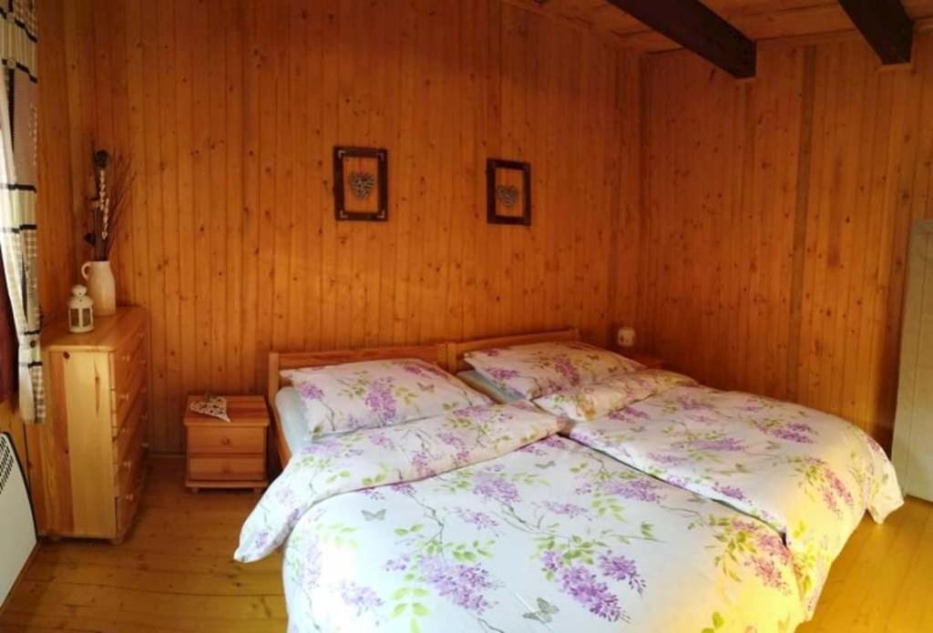Holidayhouse Chalupa Alzbetka Vazec Exterior photo